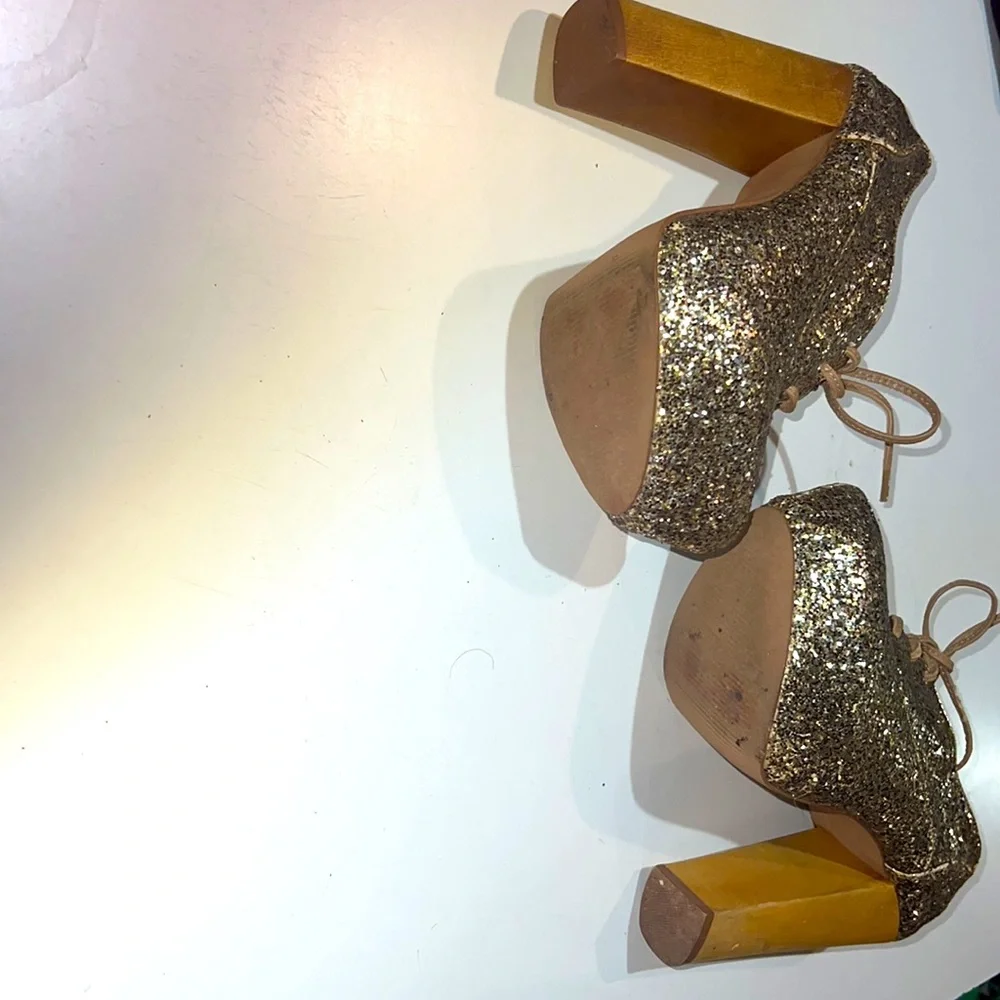 Steve Madden Cirkus-S 6M gold glitter|retro vibes| chuck wood heel - Picture 2 of 6